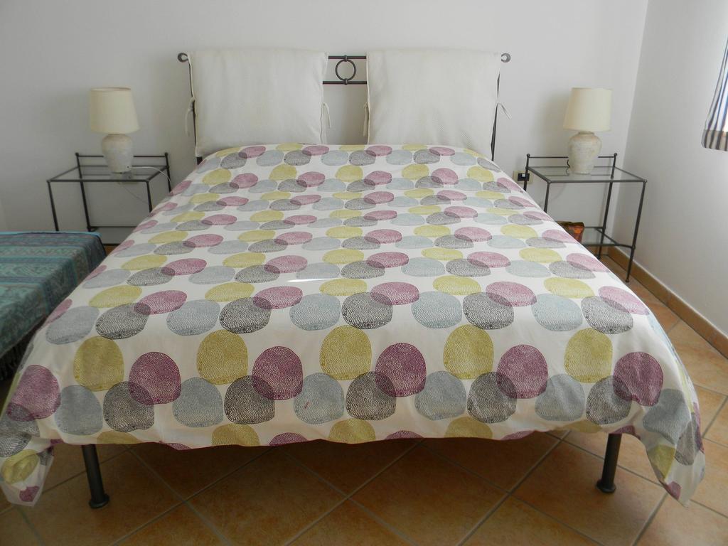 קאפוטרה Eta Beta Sardinia Bed & Breakfast חדר תמונה